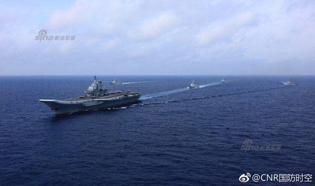 不是宅男!辽宁舰大编队亮剑西太首在岛链外起降歼15