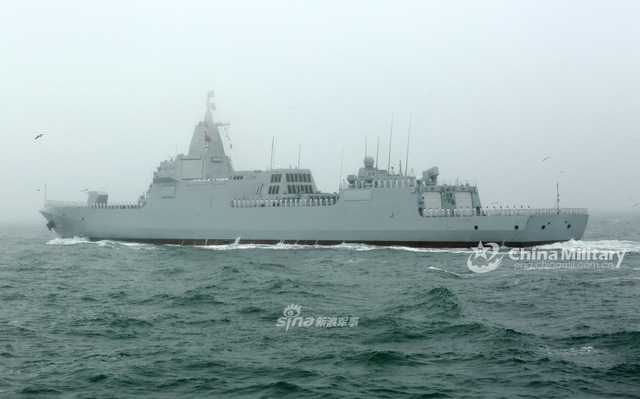 这次不是导弹艇啦!网友上传055大驱满分颜值高清照