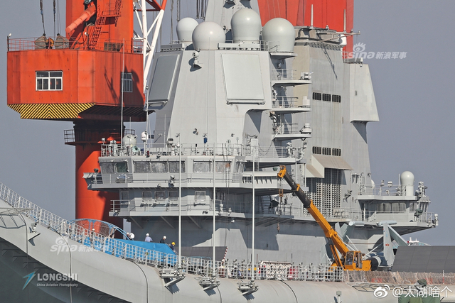 即将再海试？我国产航母主机试车 舰载武器撤防雨布