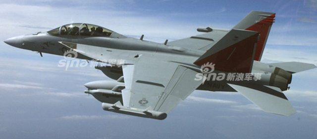 澳大利亚EA-18G参加红旗军演出乱子:冲出跑道重伤