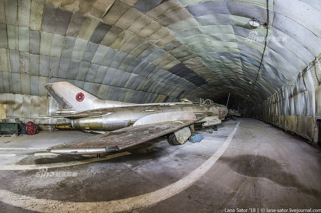 扼腕叹息！中国援助阿尔巴尼亚的空军洞库与战机