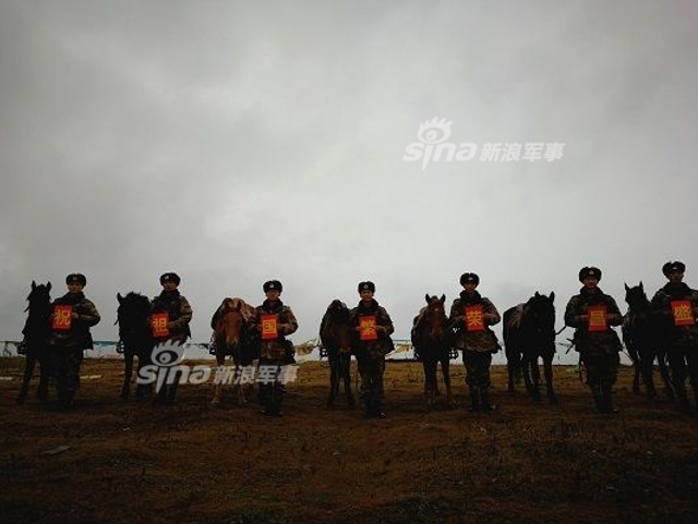 骑兵连进攻！解放军76集团军骑兵雪域高原巡逻