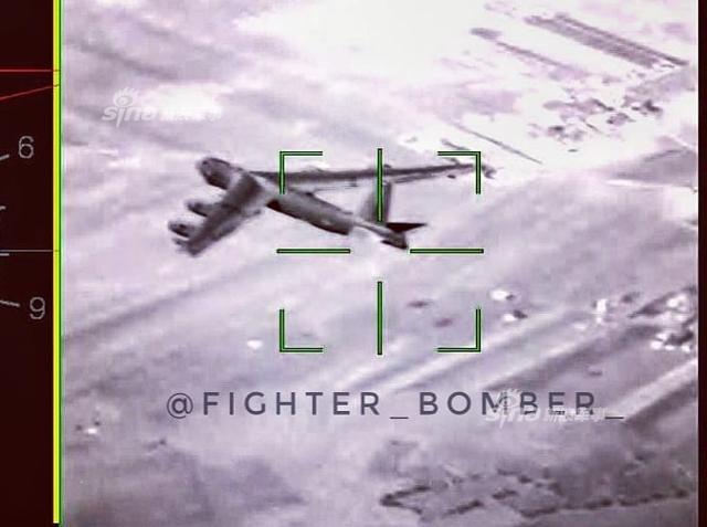 俄战机锁定美军B-52照片曝光