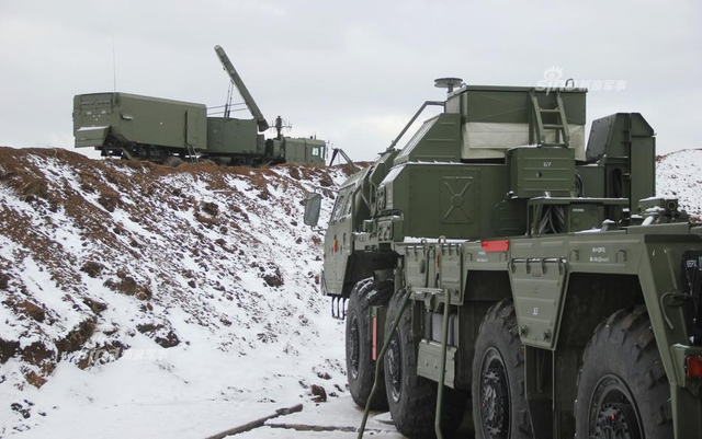 剑拔弩张!俄军向克里米亚部署第四套S400防空系统