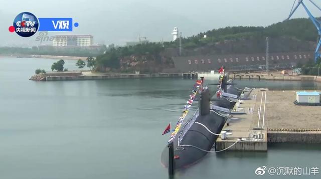 央视曝我093B核潜艇舱内画面