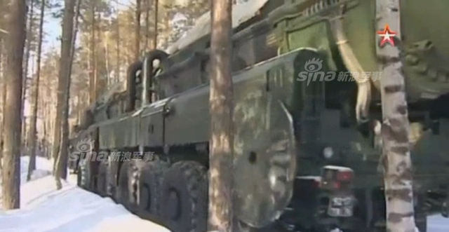 东风41也这样吗?俄军亚尔斯战略导弹装填过程