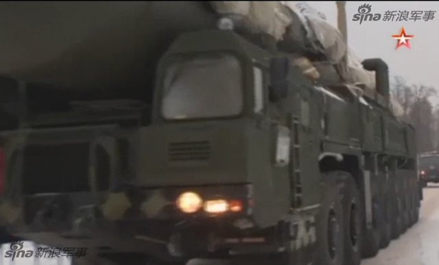 东风41也这样吗?俄军亚尔斯战略导弹装填过程