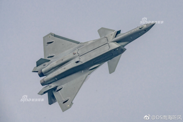 威龙啸九天！我军歼20战机备战航展秀惊人机动