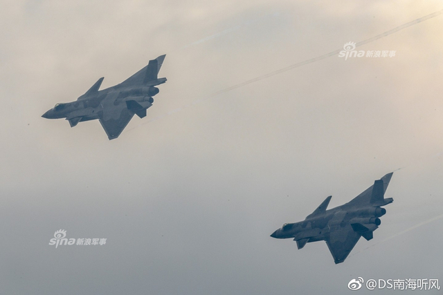 威龙啸九天！我军歼20战机备战航展秀惊人机动