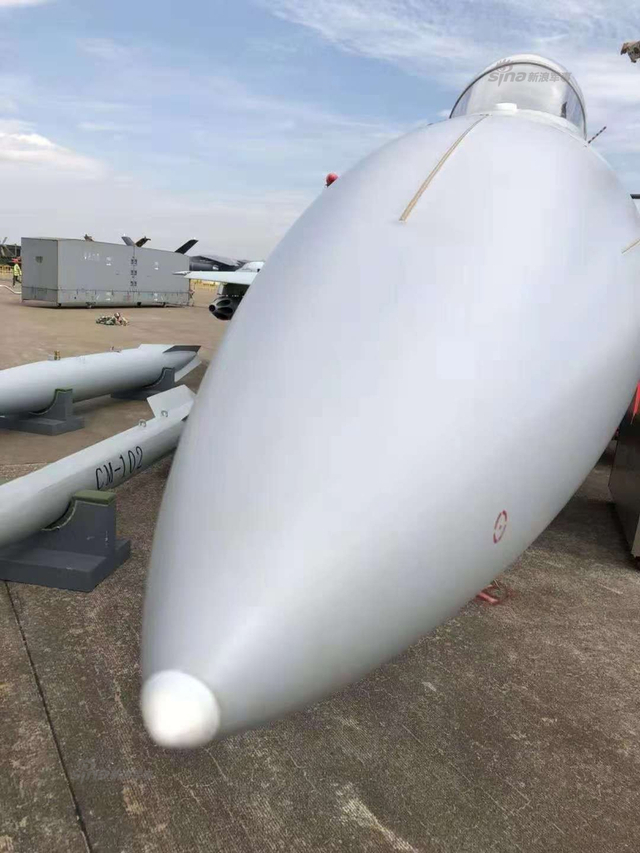 神鹰一身绝技！中航FTC2000G战机珠海上空秀倒挂金钩