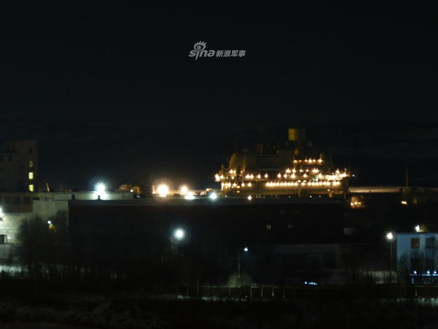 俄唯一航母大修中浮船坞沉没