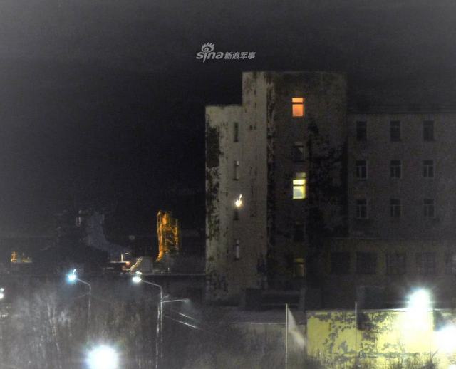 还拿什么和辽宁舰比?俄唯一航母大修中浮船坞沉没