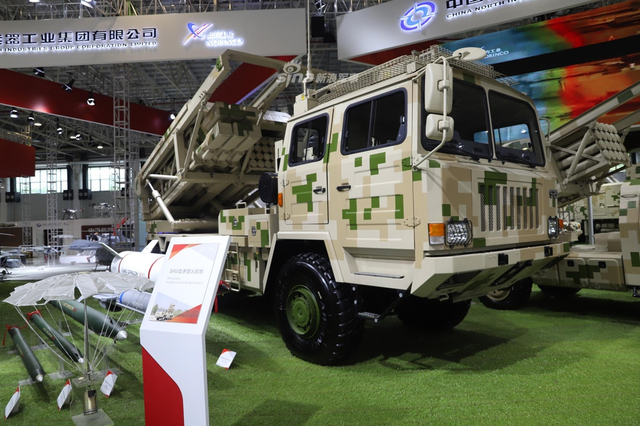 反舰导弹是常客!中国SR5模块化火箭炮展示制导弹药