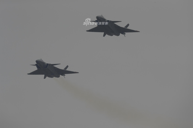 威龙亮剑珠海!中国空军歼20战机编队训练为航展预热