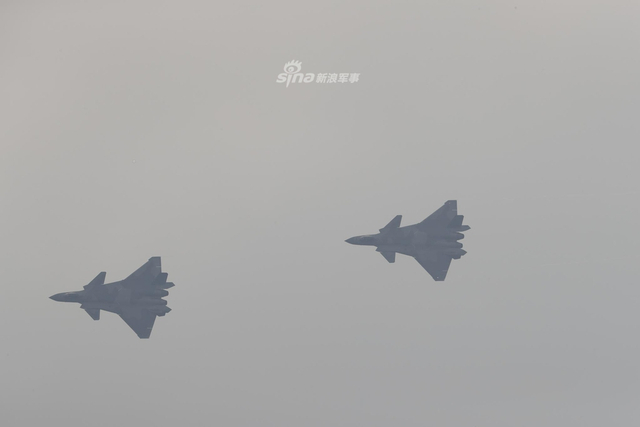 威龙亮剑珠海!中国空军歼20战机编队训练为航展预热