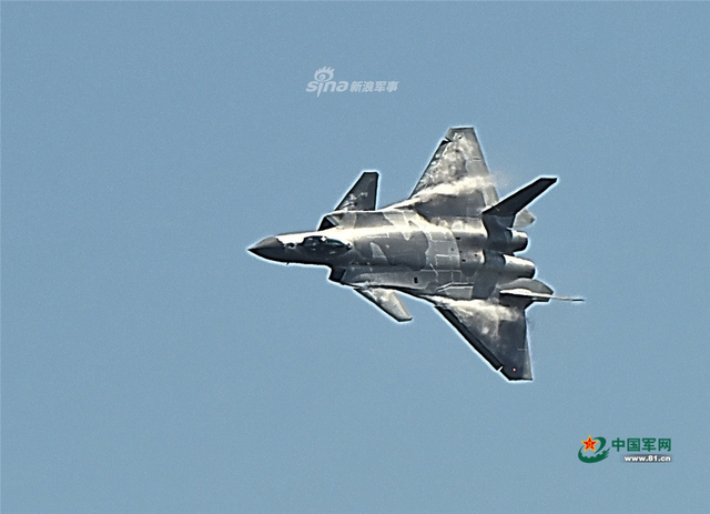 何时换装矢量航发？我歼20双机编队航展亮威风