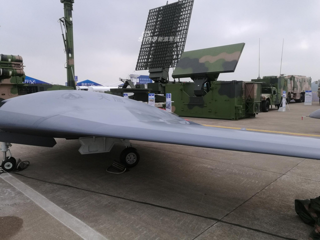 飞翼式隐身布局!中国天鹰无人侦察机亮相珠海航展