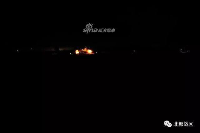 老少齐上阵！我陆军新老自行榴弹炮一同亮剑沙场