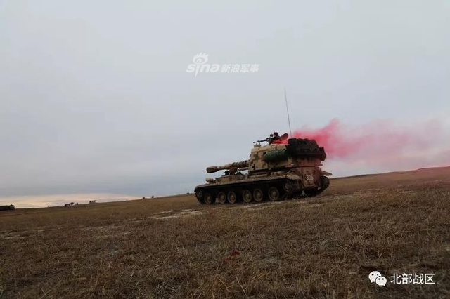 老少齐上阵！我陆军新老自行榴弹炮一同亮剑沙场