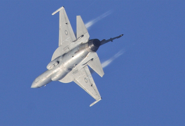 我军有自用款?枭龙换装全球首款风冷相控阵雷达曝光