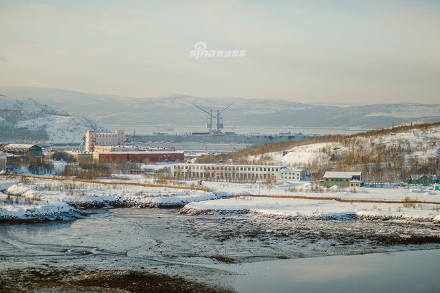 还拿什么和辽宁舰比?俄唯一航母大修中浮船坞沉没