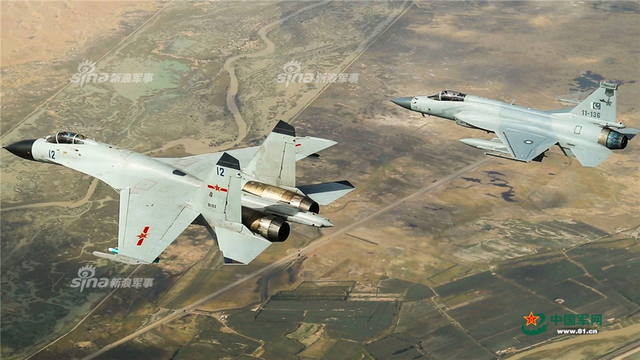 老朋友来捧场！巴铁空军枭龙战机抵达珠海机场