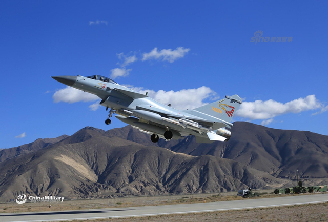 新年新气象!我空军红鹰旅歼10C携挂PL10开训即亮剑