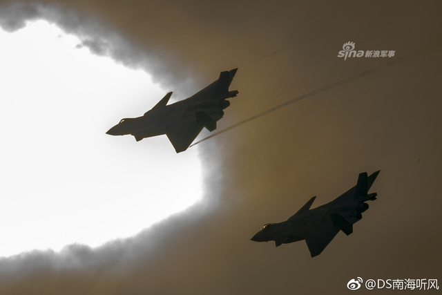 威龙啸九天！我军歼20战机备战航展秀惊人机动