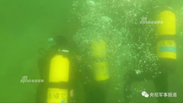 将来换装直20?中国海军蛙人搭乘直-8演练斩首行动