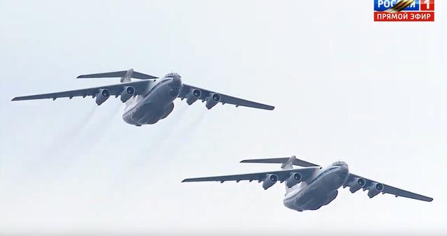 俄举行卫国战争胜利日空中阅兵