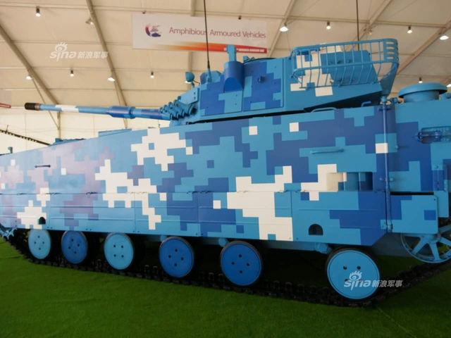 2017中国兵器装甲日：多款新型战车集中亮相