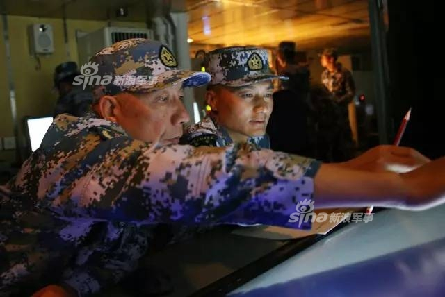 要警告谁：中国海军神盾舰编队在印度洋实弹演习