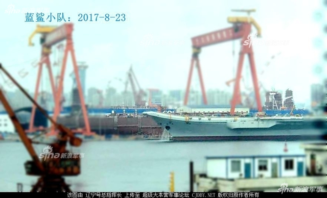 国产航母建造新动态：舰岛拉横幅将装新雷达