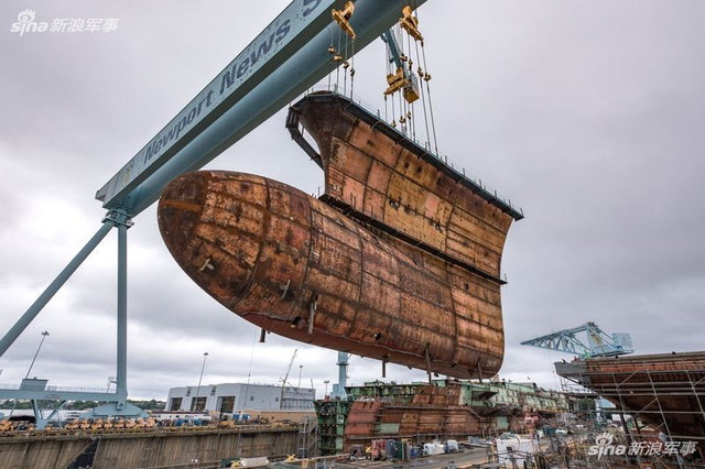 中国航母要抓紧:美军第2艘福特航母舰体完成合拢