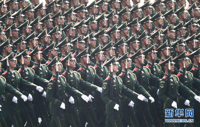 看得人热血沸腾：70张大图回顾国庆阅兵全程