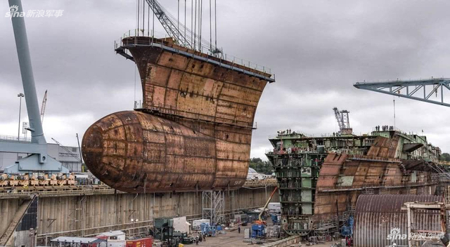 中国航母要抓紧:美军第2艘福特航母舰体完成合拢