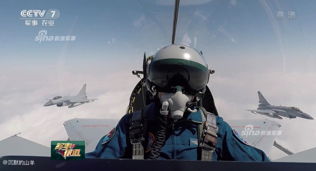 冲击力极强!中国空军歼10C也玩上“大象漫步”