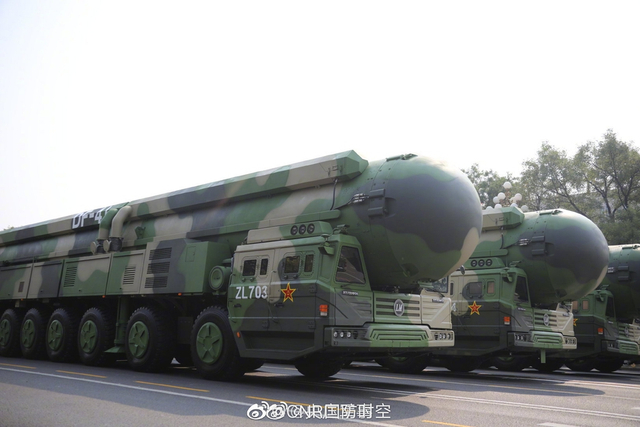 西方列强就怕这个：国庆阅兵威力最强的是这4款利器