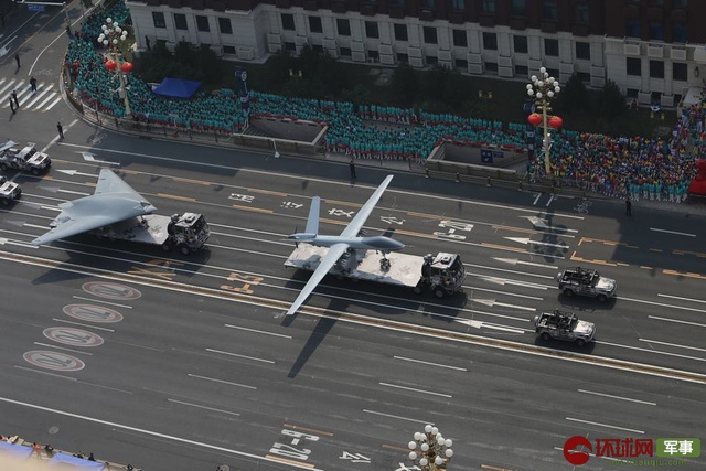 不一样的视角!俯拍国庆阅兵重磅武器装备