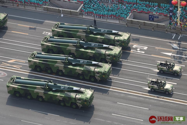 不一样的视角!俯拍国庆阅兵重磅武器装备