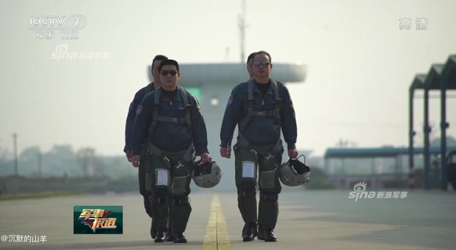 冲击力极强!中国空军歼10C也玩上“大象漫步”