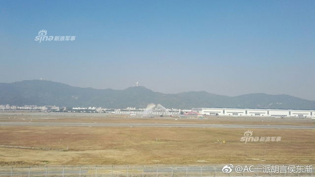 64分钟完美首飞：AG600大飞机成功着陆过水门