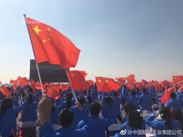 64分钟完美首飞：AG600大飞机成功着陆过水门