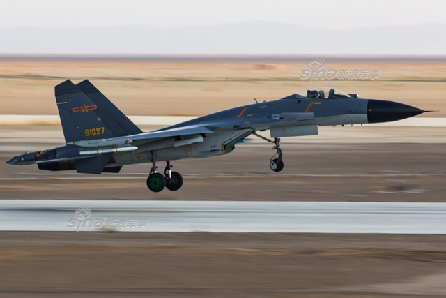 回击印度挑衅：中国空军歼10歼11高原空战演练