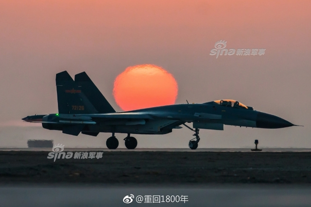 回击印度挑衅：中国空军歼10歼11高原空战演练