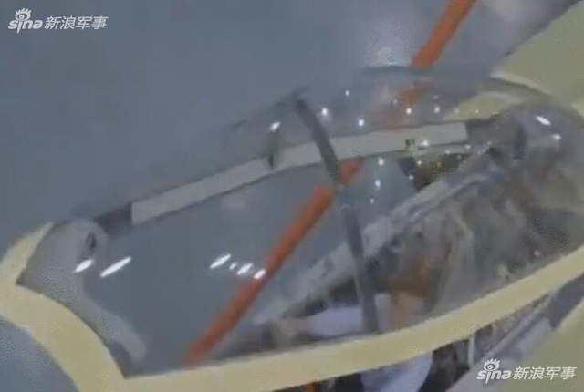 翼身一体成型：中国FC31战机总装画面罕见曝光