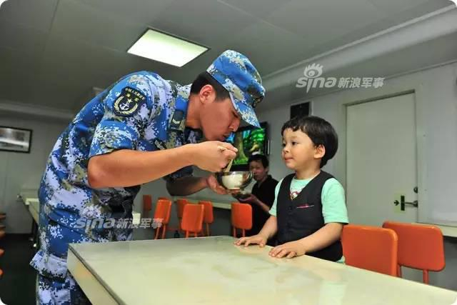 这才是大国风范!中国海军也门撤侨行动两周年