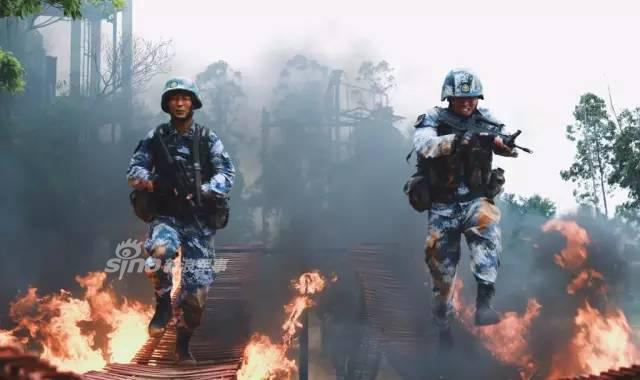 不逊美军海豹突击队！中国海军陆战队训练猛图