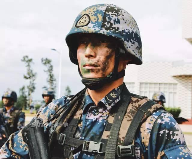 不逊美军海豹突击队！中国海军陆战队训练猛图