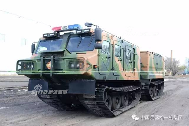 钢铁长龙下火海!解放军蟒式全地形车奔赴火场